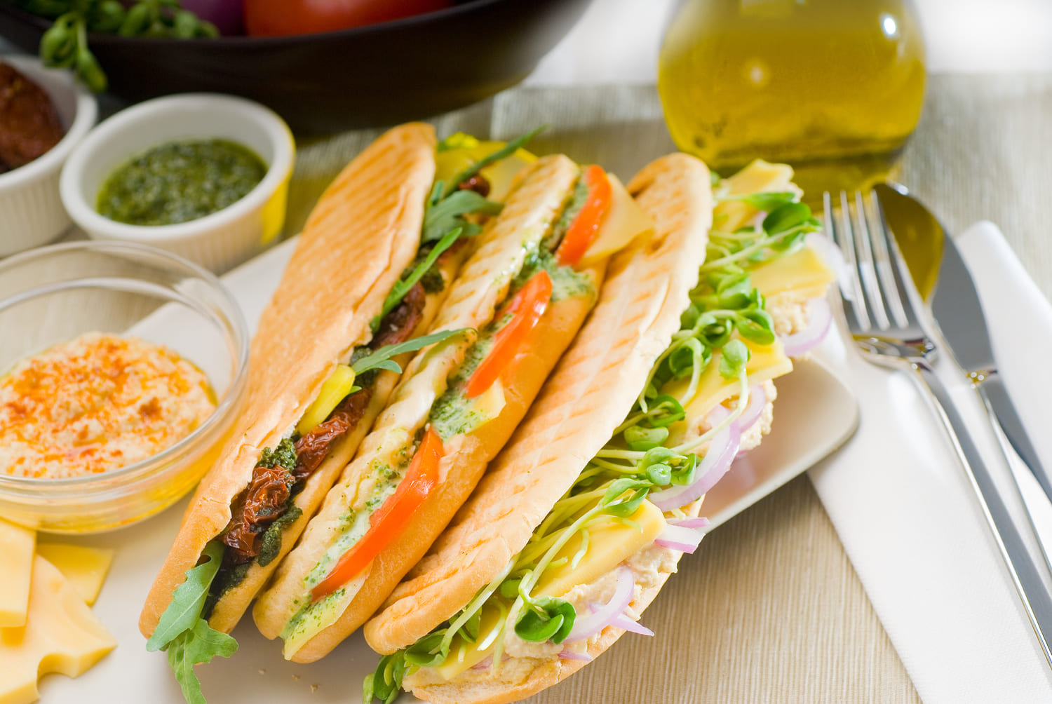L’Art des Pâtes et Paninis à l&rsquo;Italienne : Tradition, Cuisson et Secrets de Sauce