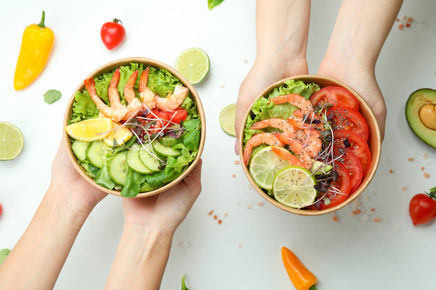 Bowls vs Salades : Quel plat choisir pour un déjeuner léger et équilibré ?